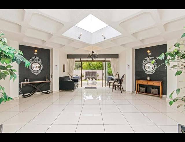 6 BEDROOM HOUSE FOR SALE IN BRYANSTON